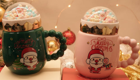 Christmas ceramic mug with Santa snowglobe lid