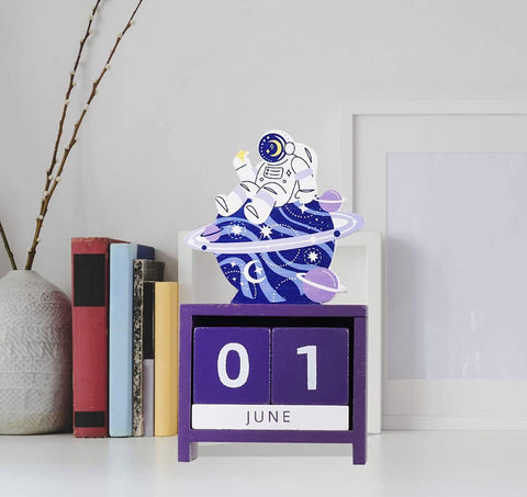 Space Wooden Desk Calendar